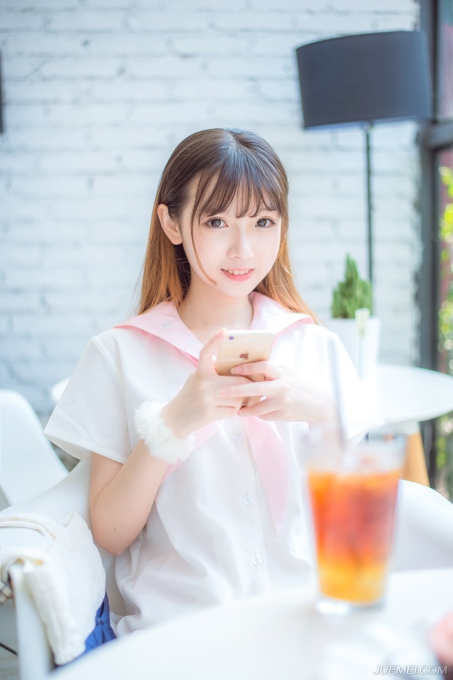 “救我？”刘璝皱了皱眉，沉声道。
